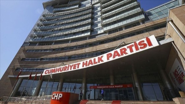 CHP'li gazeteciden şok iddia: Yeni görüntüler dolaşıma sokulabilir! 'Paralel genel başkan kabul edilemez'