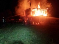 2 Katli Ahsap Ev Küle Döndü