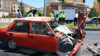 Nevşehir'de otomobil, asfalt yüklü kamyona çarptı: 2 ölü, 2 yaralı