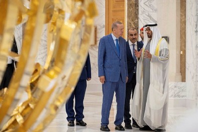 Türkiye ile BAE arasında 50 milyar dolarlık anlaşma! 13 ayrı alanda belge imzalandı