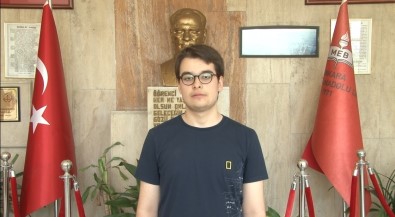 YKS Sayisal 1'Incisi Mustafa Özcan Açiklamasi 'Günlük Ortalama 400 Ile 500 Arasi Soru Çözdüm'