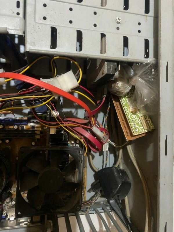 İzmir'de uyuşturucu operasyonu: Bilgisayar kasasından esrar çıktı