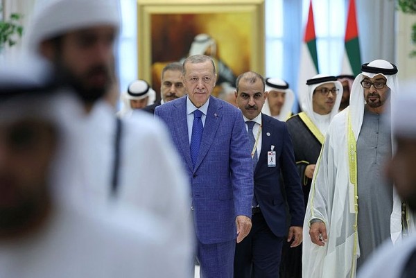 Türkiye ile BAE arasında 50 milyar dolarlık anlaşma! 13 ayrı alanda belge imzalandı