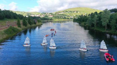 1500 Rakimli Yayla Gölünde Kano Ve Yelken Keyfi