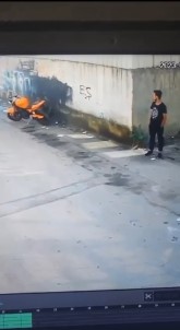 Motora Bakti, Begendi, Çaldi