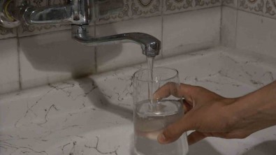 Sicak Havalarda Su Tüketimine Dikkat Açiklamasi Kilo Alinmasina Sebep Olabiliyor