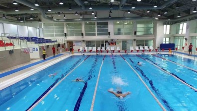 ZBEÜ Yüzme Havuzundaki Kurslar Yogun Ilgi Görüyor