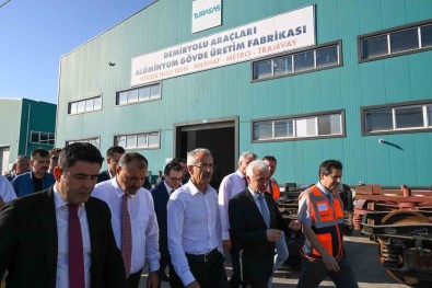 Bakan URALOGLU Açiklamasi 'Milli Elektrikli Trenimizden Sonra Milli Hizli Trenimizi De Yapiyoruz'