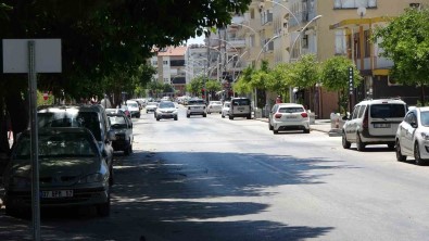 Çöl Sicaklari 45 Dereceye Ulasti, Turizm Merkezinde Yasayanlar Eve Kapandi