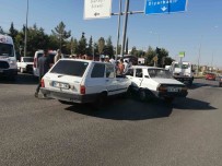 Iki Otomobilin Çarpistigi Kazada 5 Kisi Yaralandi