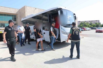 Antalya'da Aranan 44 Firari Yakalandi