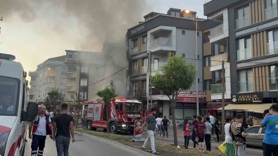 Arnavutköy'de Sigara Izmaritinden Çikan Yangin 6 Katli Iki Binaya Siçradi