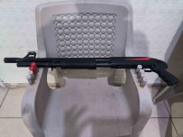 Dügün Konvoyunda Ruhsatsiz Silahla Yakalanan 4 Kisi Gözaltina Alindi