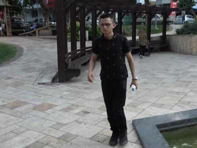 Öldü Diye Haberi Yapildi, 9 Ameliyatla 2,5 Yil Sonra Yürümeyi Basardi