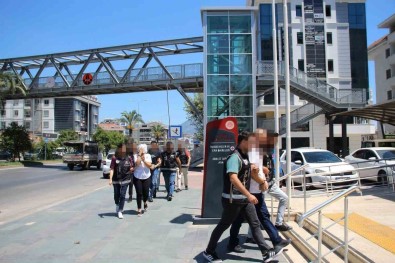 Piramit Satis Sistemiyle Para Toplayip Vatandasi 500 Milyon TL Dolandirdilar