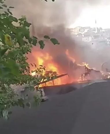 Beykoz'da bina alev alev yandı