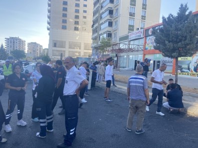 4 Katli Binanin Çatisindan Düsen 5 Yasindaki Çocuk Hayatini Kaybetti