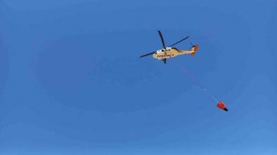 Yunanistan'daki Yangina Müdahale Eden Türk Ekipleri 544 Ton Su Atimi Gerçeklestirdi