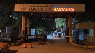 Izmir'de Otomobille Elektrikli Motosiklet Çarpisti Açiklamasi 5'I Agir 7 Yarali