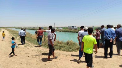 Sanliurfa'da Otomobil Sulama Kanalina Devrildi Açiklamasi 5 Kisi Kurtarildi, 1 Kisi Kayip