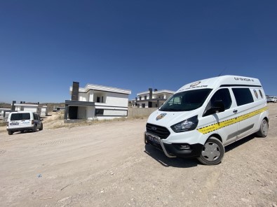 Mobilya Ustasini Vurup Kaçti