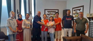 Nemrut Dagi'na Ziyaretçi Akini