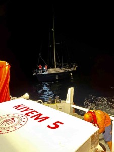 Fethiye'de Arizalanan Tekneyi KIYEM Ekipleri Kurtardi