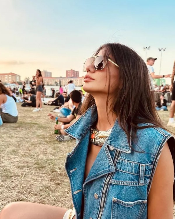 Tarzına beğeni yağdı