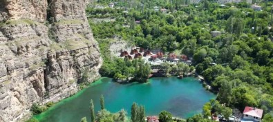 8 Bin Nüfuslu Ilçeye 80 Bin Ziyaretçi