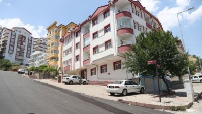 81 yaşındaki koca dehşet saçtı! Sokak ortasında kurşun yağdırıp intihar etti