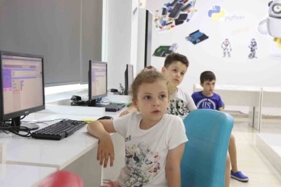 Hem Egleniyor Hem Ögreniyorlar