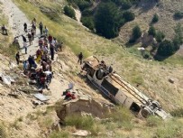 Bilanço ağırlaştı! Yolcu otobüsü şarampole yuvarlandı: 7 ölü 21 yaralı...