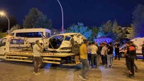 Diyarbakir'da 4 Aracin Karistigi Zincirleme Kazada 2'Si Agir 5 Kisi Yaralandi