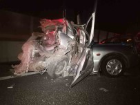 Izmir'de Kamyon Otomobile Arkadan Çarpti Açiklamasi 1 Ölü, 2 Yarali