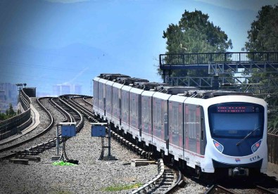 Izmir'de Toplu Ulasima Zam Açiklamasi Tam Binis 13 TL Oldu