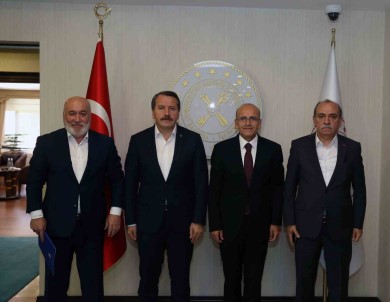 Memur-Sen'den Bakan Simsek'e Ziyaret