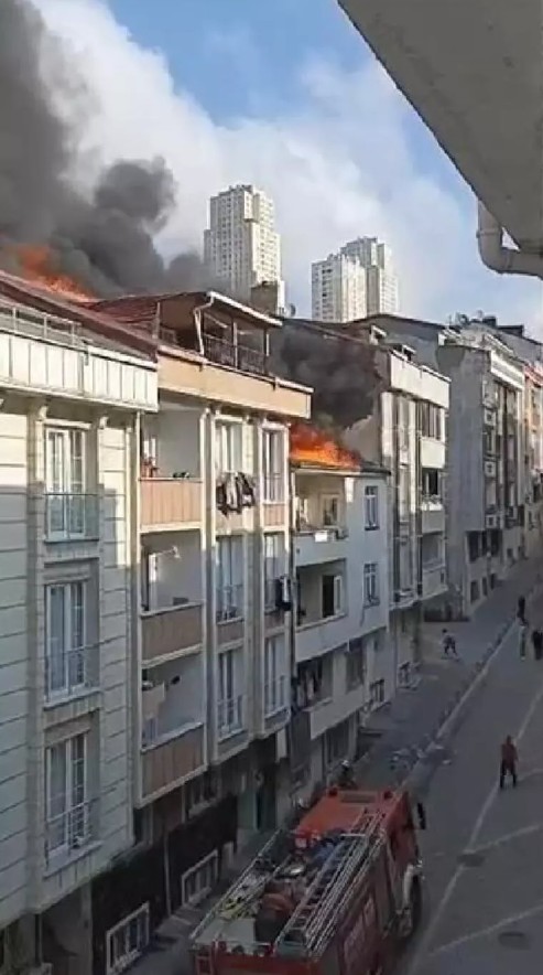 Esenyurt’ta panik anları! 'Komple her şey tutuştu'
