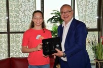 Baskan Ergün LGS Sampiyonu MABEM Ögrencisini Makaminda Agirladi