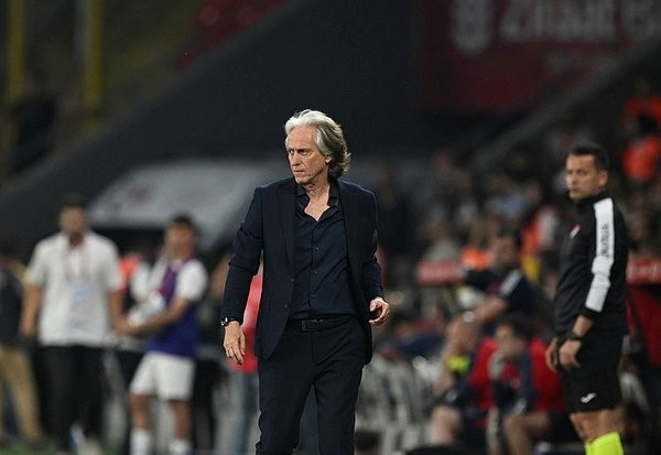 Jorge Jesus Fenerbahçe'den istiyor! Yıldız isim ayrılabilir