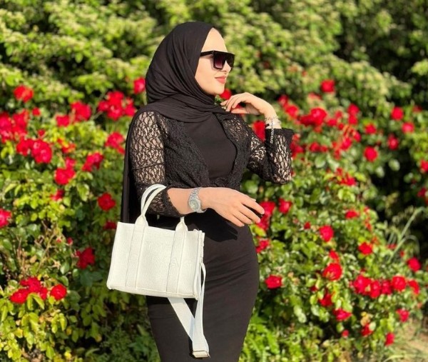 Başörtüsü ve İslam’a çirkin saldırı! Twerk videosuyla tartışılan Esra Rabia Ünal’ın fuhuştan hapis yattığı ortaya çıktı!