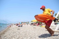 Antalya Plajlarinda 3 Cankurtaran Robot Görev Basinda