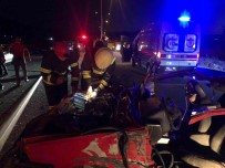 Araçta Sikisan Yarali Sürücüyü Itfaiye Kurtardi