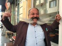 'Bayburtlu Pala'nin 19 Yildir Kesmedigi Biyiklari 1 Metre 20 Santimetre Uzunluguna Ulasti