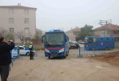 Darbe Girisimiyle Yargilanan 222 Sanik Yeniden Hakim Karsisina Çikacak