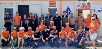 Datça Yangin Gönüllülerine Sertifika Ve Kiyafet