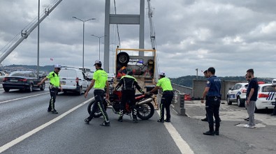 İstanbul'da feci kaza: Köprüde trafik yoğunluğu oluştu
