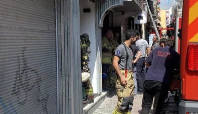 İzmir'de otelde yangın paniği!