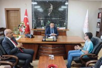 Karaköse Basarili Ögrenciyi Ödüllendirdi