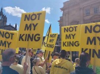 Monarsi Karsitlari, Ingiltere Krali 3. Charles'i Iskoçya Ziyaretinde Protesto Etti