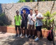 5 Madalya Ile Döndüler